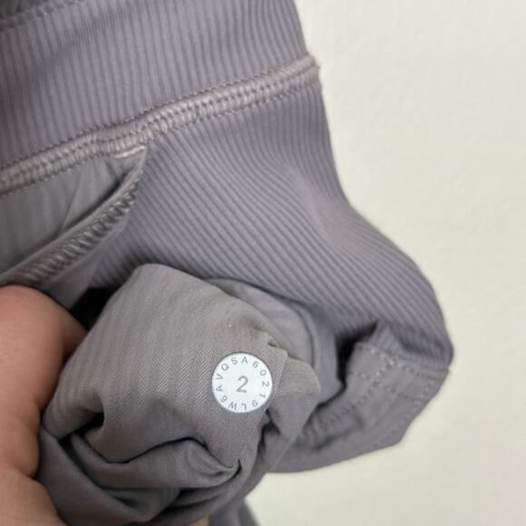 LULULEMON Dance Studio Crop *25" Half Moon Gray Sz 2 {R7} - Picture 9 of 9